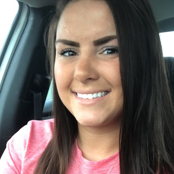 Meet your Posher, Taylor - Picture 2 of 4